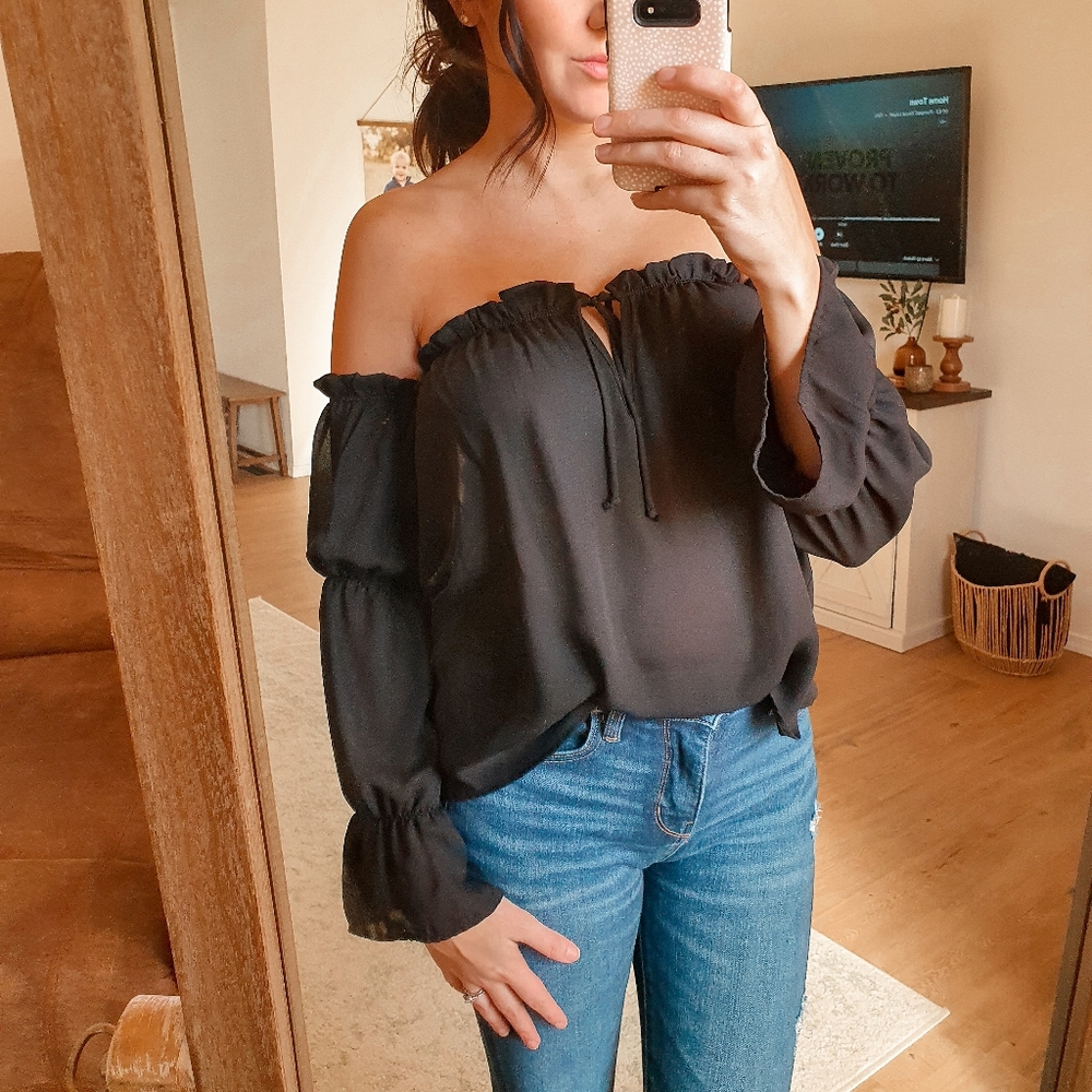 Size medium off the shoulder key hole tie front black top with cinched sleeves